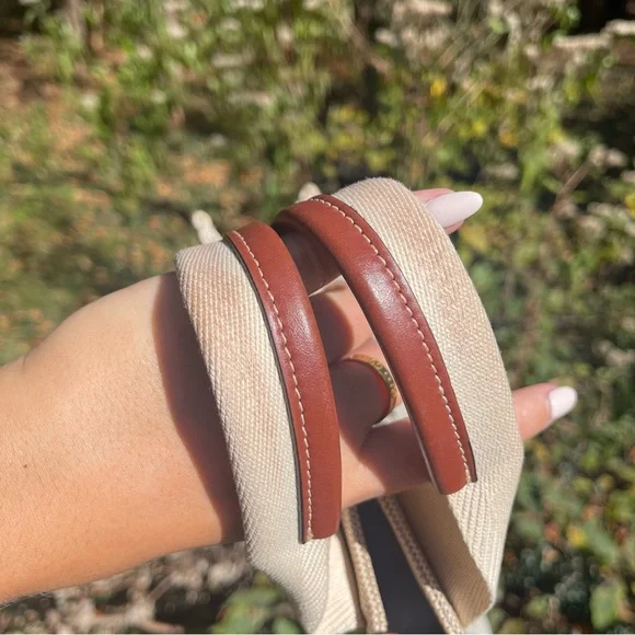 💕SOLD💕Chloe woody tote small brown and beige - Picture 3 of 11